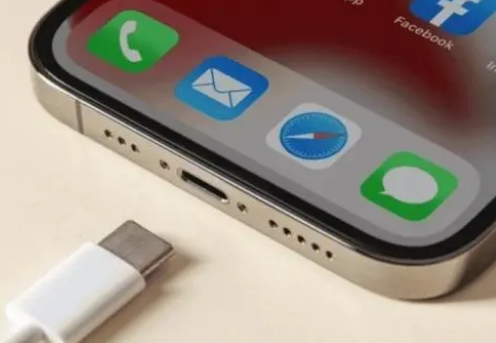 河西苹果15维修分享iPhone15改USB-C接口后能和安卓用户互借充电器吗 